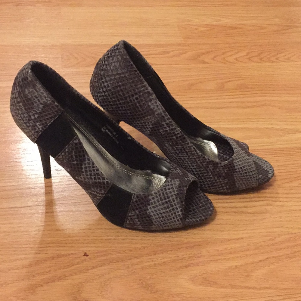 Very nice chita heel* bundle item only*